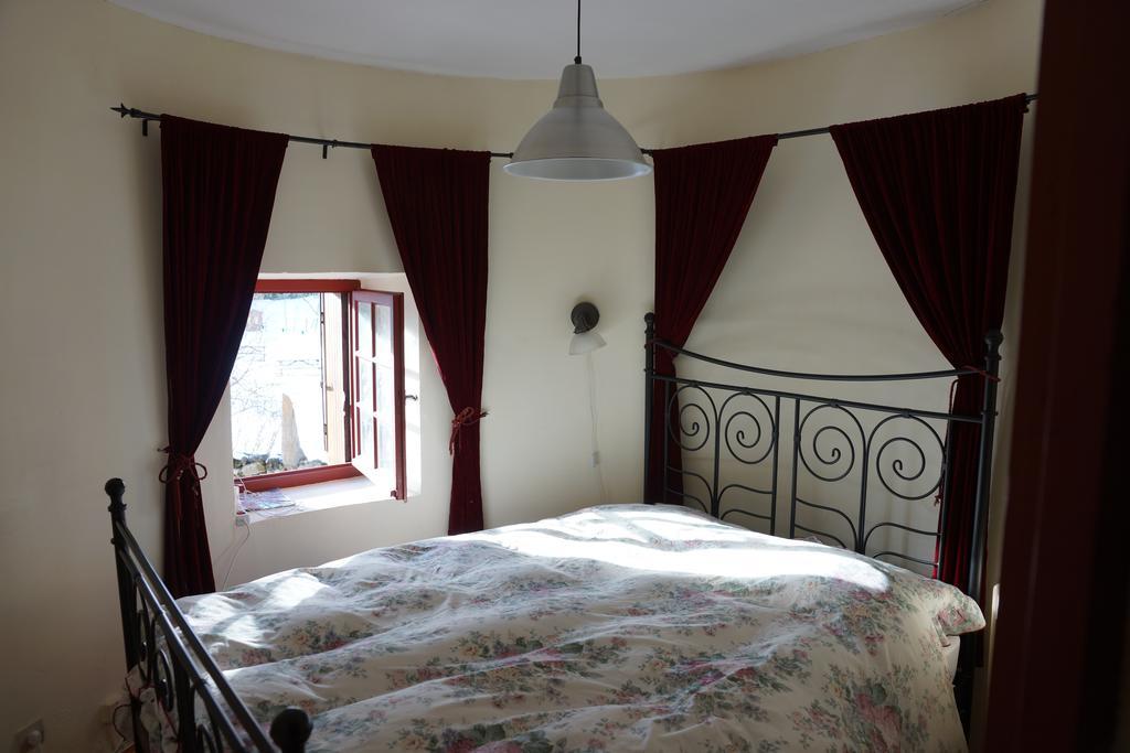 Chateau De Camurac Bed & Breakfast Room photo